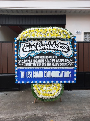 Papan Bunga Duka di Puyung